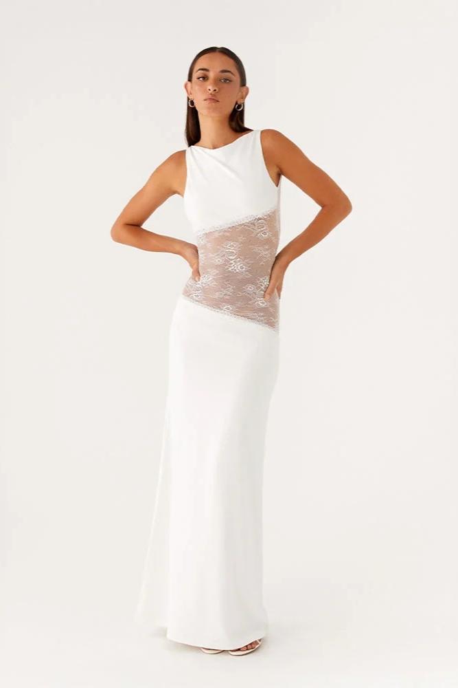 Selena | Sculptural Elegance