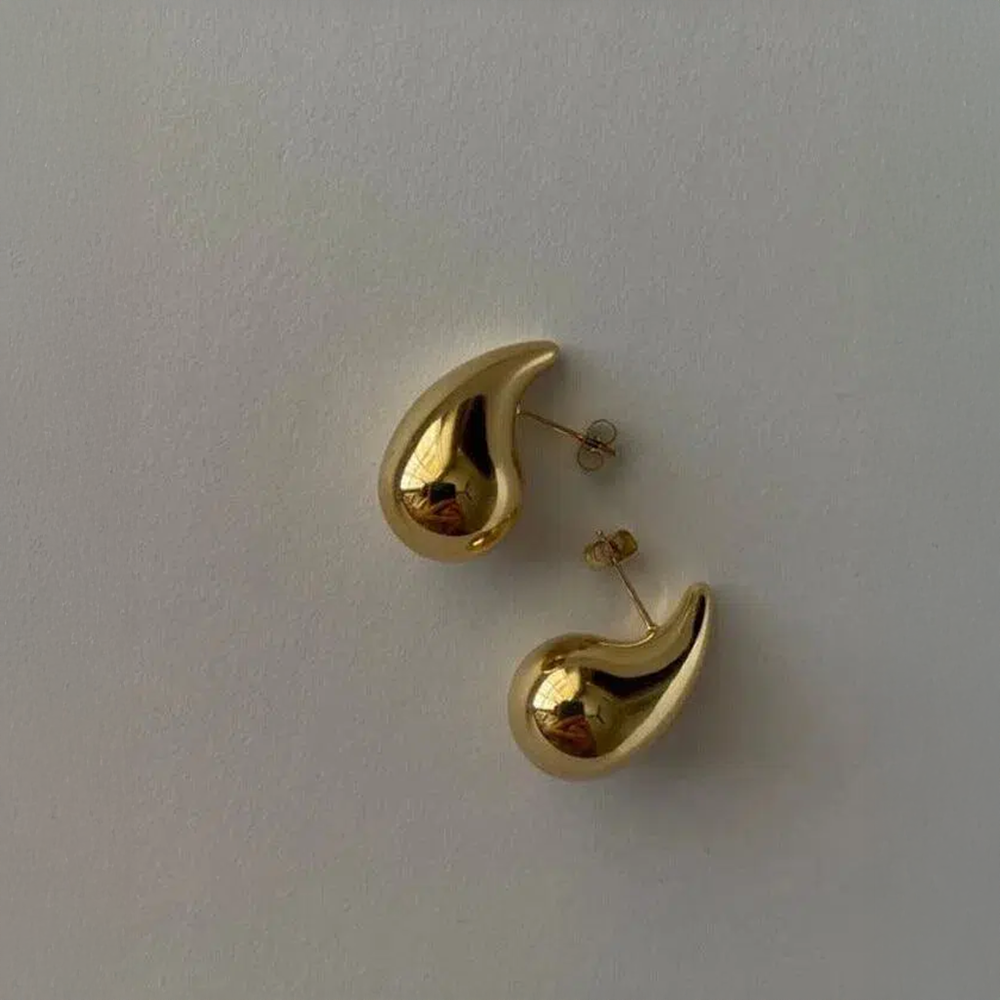 Doléane | Heart-Shaped Earrings with Timeless Style