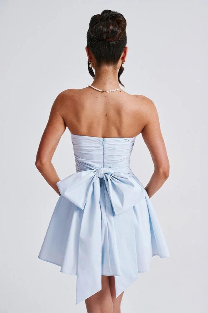 Adèle | Voluptuous Elegance