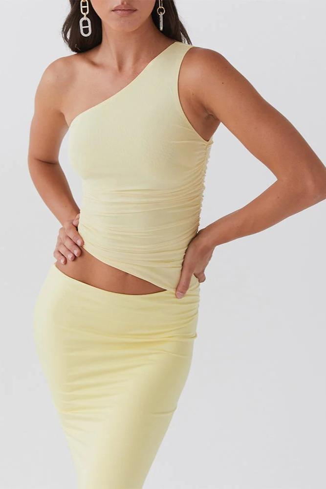 Naiara | Asymmetrical Allure