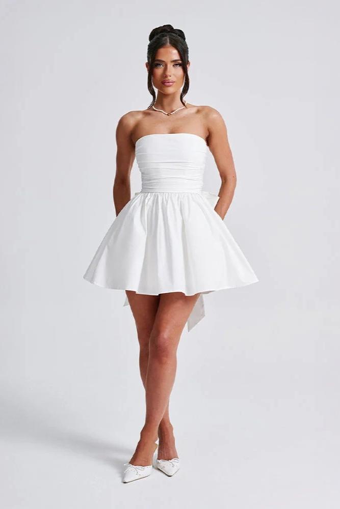 Adèle | Voluptuous Elegance