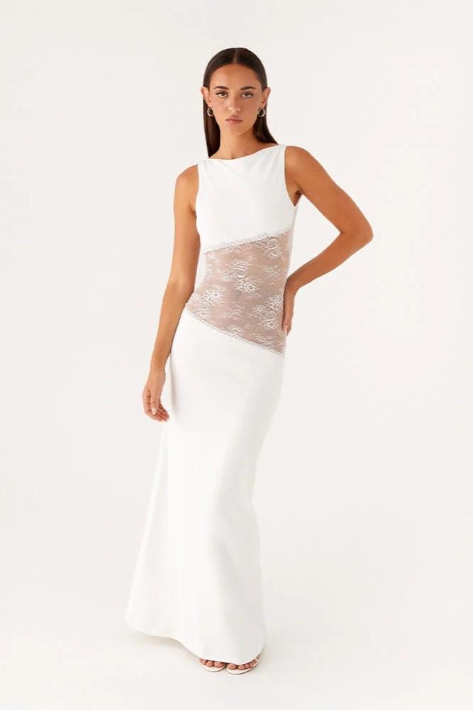Selena | Sculptural Elegance