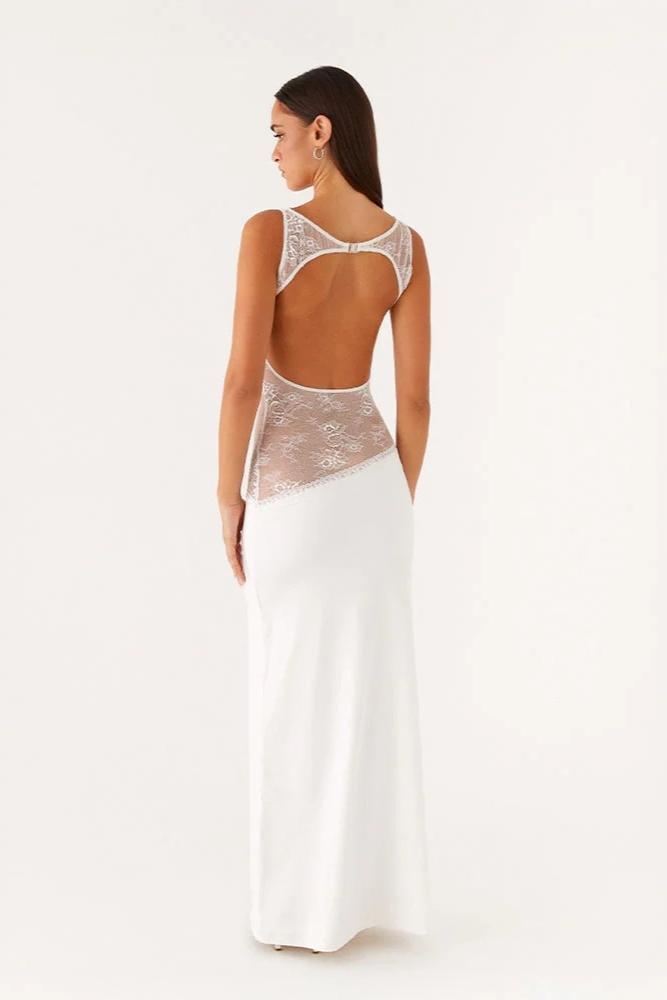 Selena | Sculptural Elegance