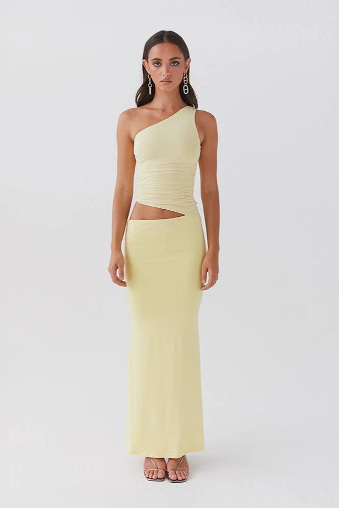 Naiara | Asymmetrical Allure