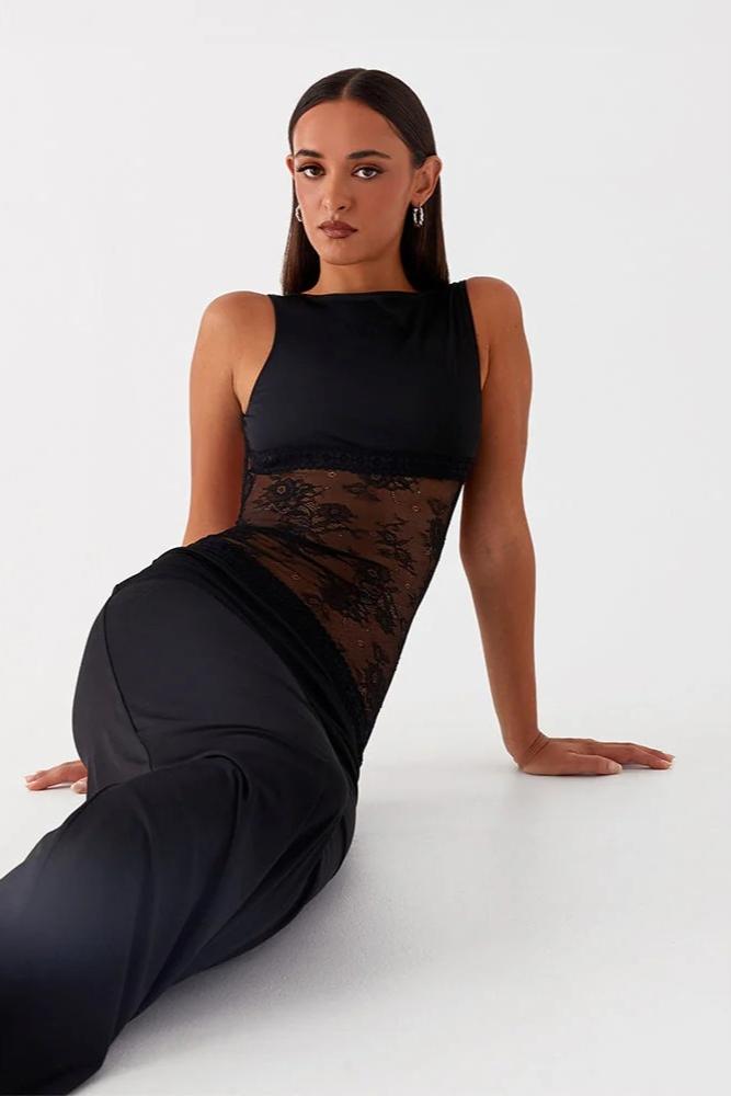 Selena | Sculptural Elegance