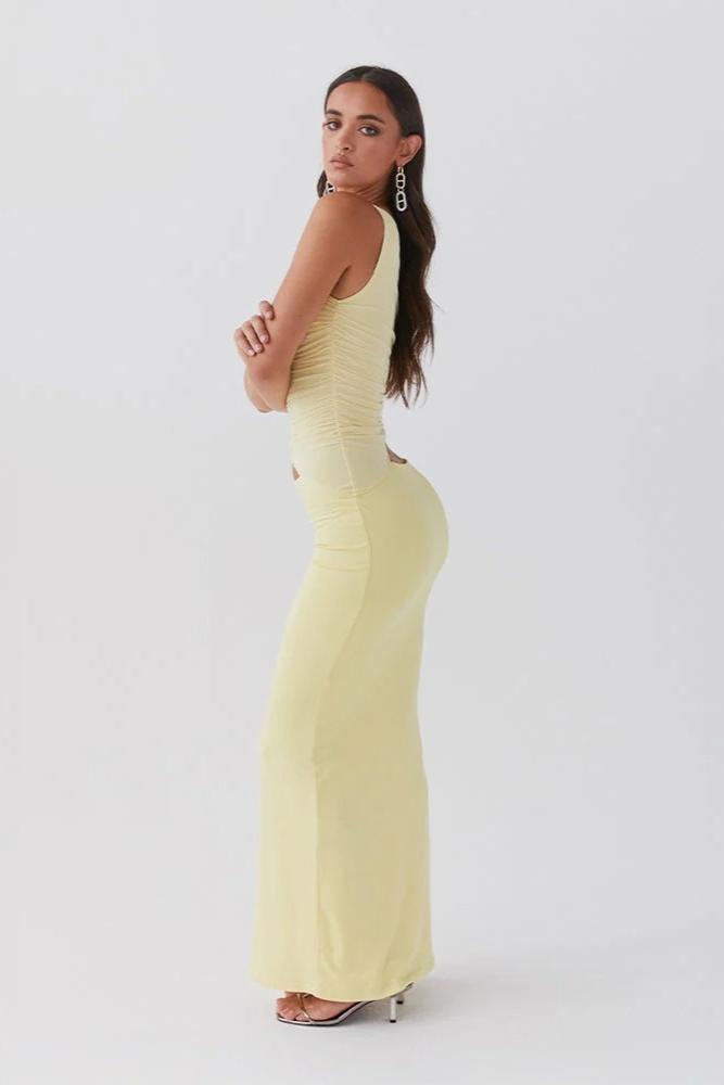 Naiara | Asymmetrical Allure