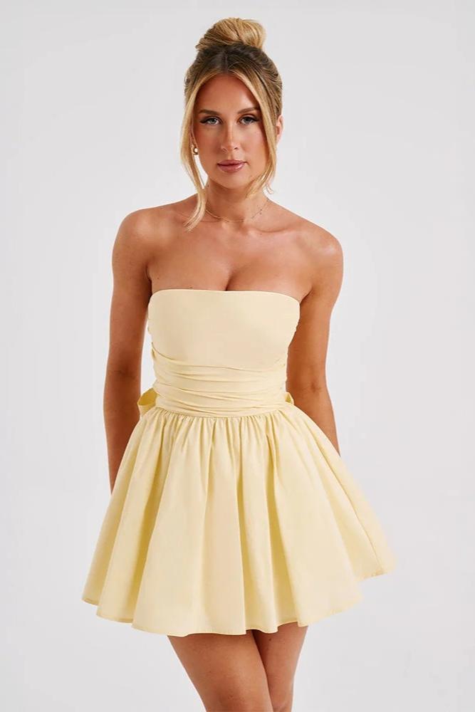 Adèle | Voluptuous Elegance