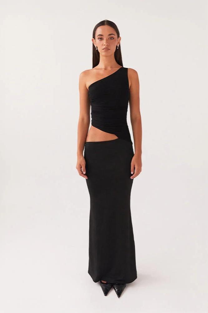 Naiara | Asymmetrical Allure