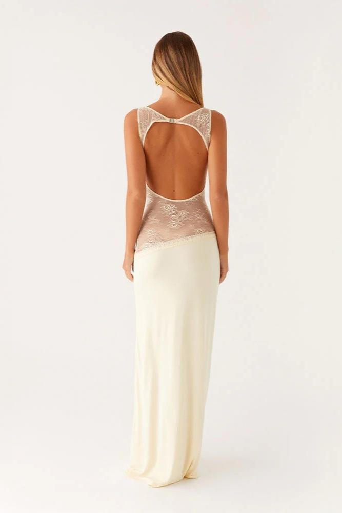 Selena | Sculptural Elegance
